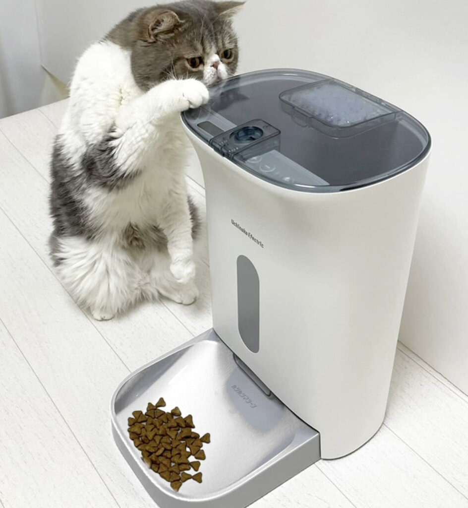 猫さんの自動給餌器【 カリカリマシーンSP 】安全第一!長年愛用中